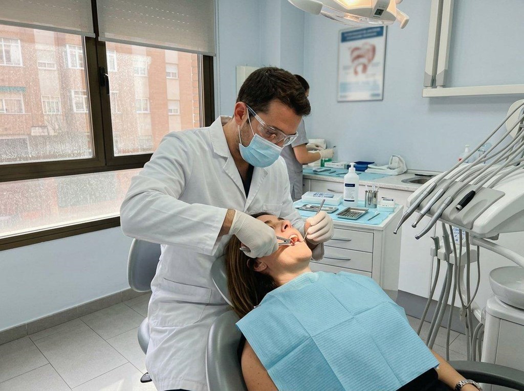 Foto 1 Extracción de piezas dentales en Alcorcón
