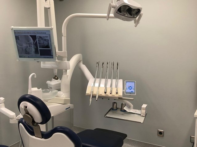 Haz que su primera visita al dentista en Alcorcón sea positiva