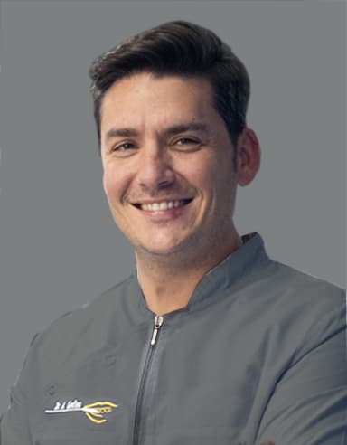 Álvaro Martínez, endodoncista de la clínica dental Dr. Godino en Alcorcón