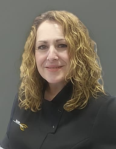Arancha Quintian, recepcionista de la clínica dental Dr. Godino en Alcorcón