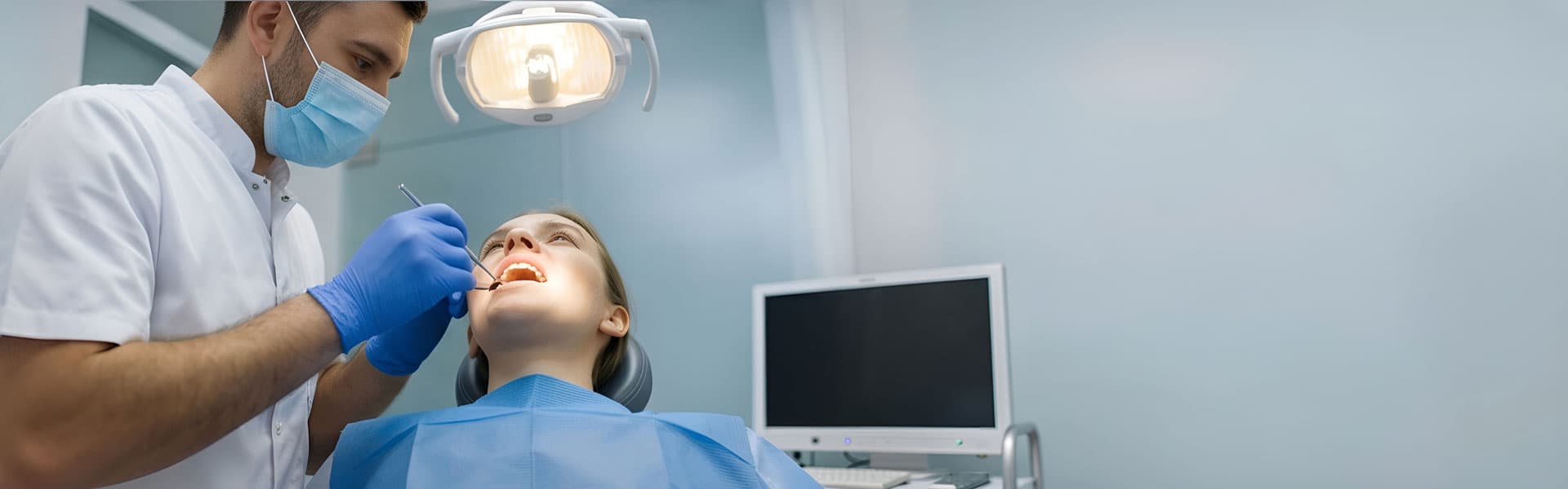 Equipo de dentistas de la clínica Dr. Godino en Alcorcón