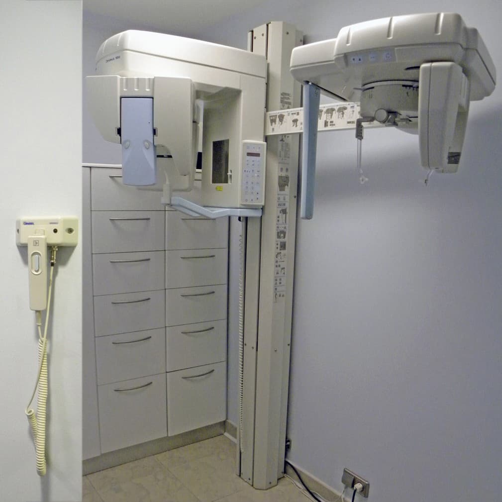 Sala de diagnóstico de la clínica dental Dr. Godino en Alcorcón