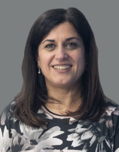 Silvina Torri, administración y recepción de la clínica dental Dr. Godino en Alcorcón