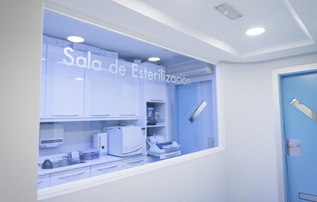 Técnicas de cirugía oral en Alcorcón mínimamente invasivas - Imagen 1