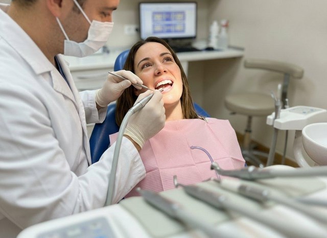 Tratamiento contra caries dentales en Alcorcón - Imagen 1